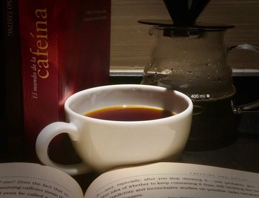 CAFÉS DE MEDIA NOCHE