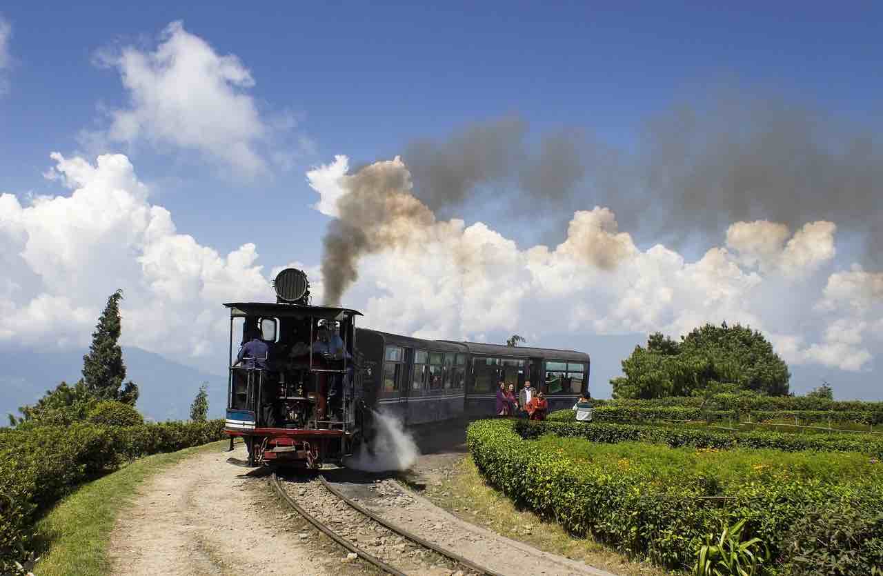 track-railway-steam-rail-train-smoke-1116378-pxhere.com